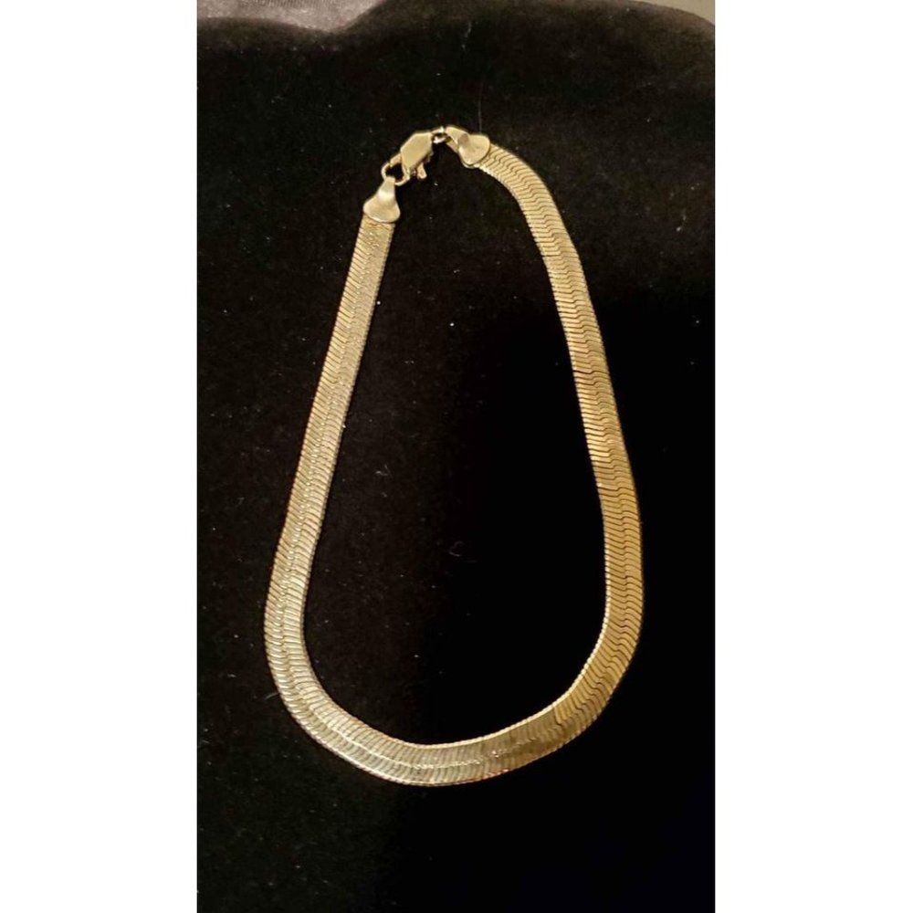 Elegant vintage herringbone silver bracelet